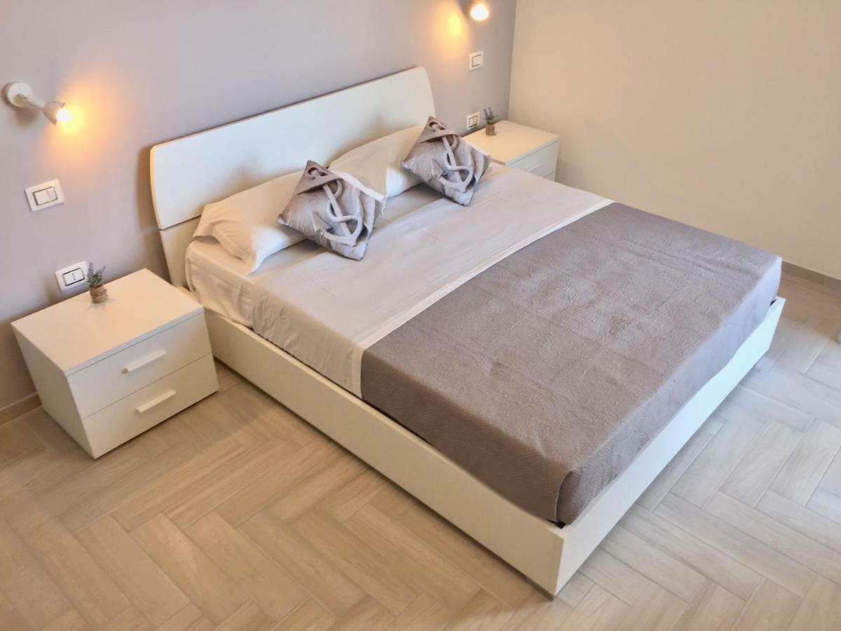 Le Domus Modern Apartments Cagliari Su Forti Экстерьер фото