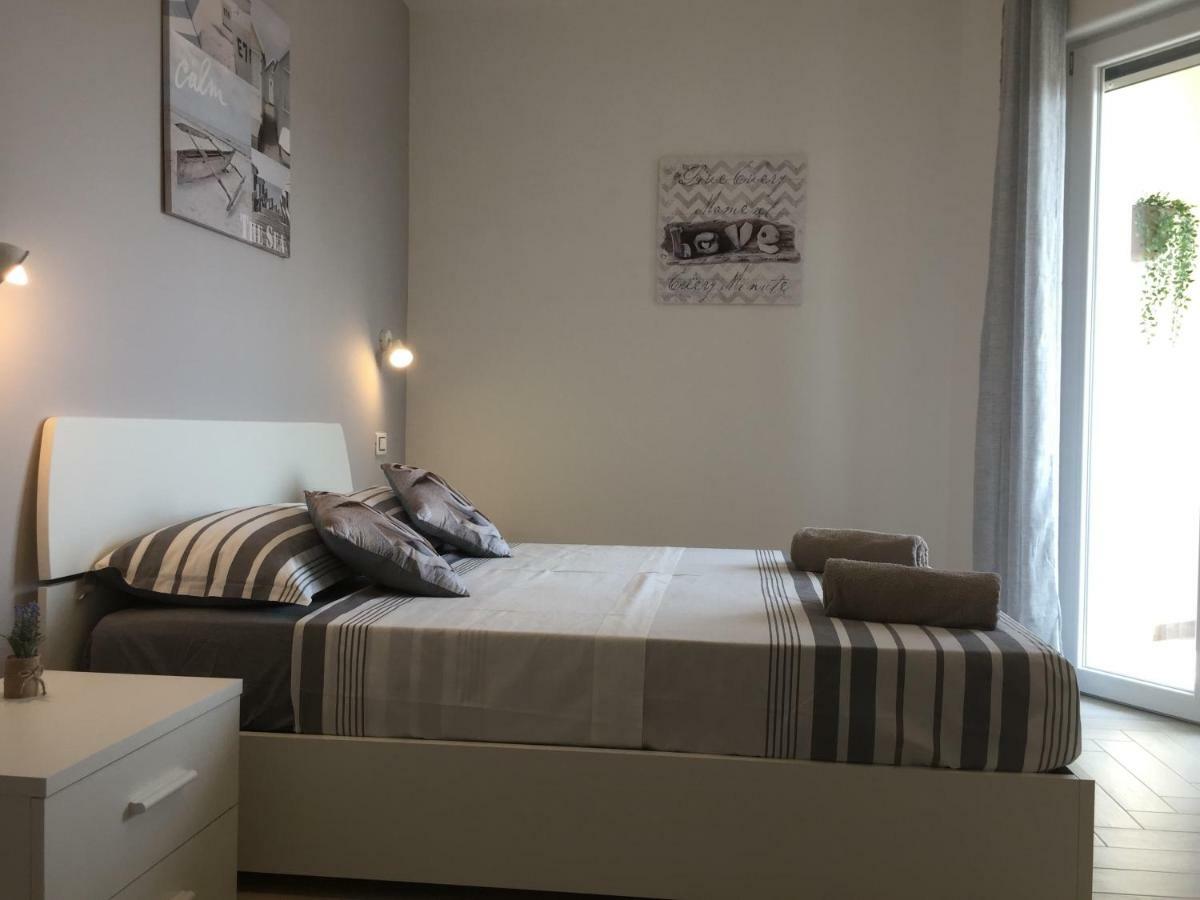Le Domus Modern Apartments Cagliari Su Forti Экстерьер фото