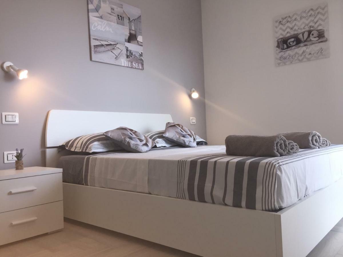 Le Domus Modern Apartments Cagliari Su Forti Экстерьер фото
